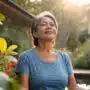 senior en posture de méditation